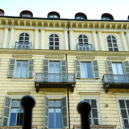 Carlo Felice Aparthotel *